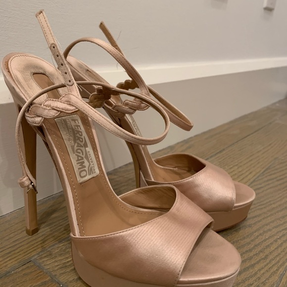 Ferragamo rose gold heels - Picture 3 of 3